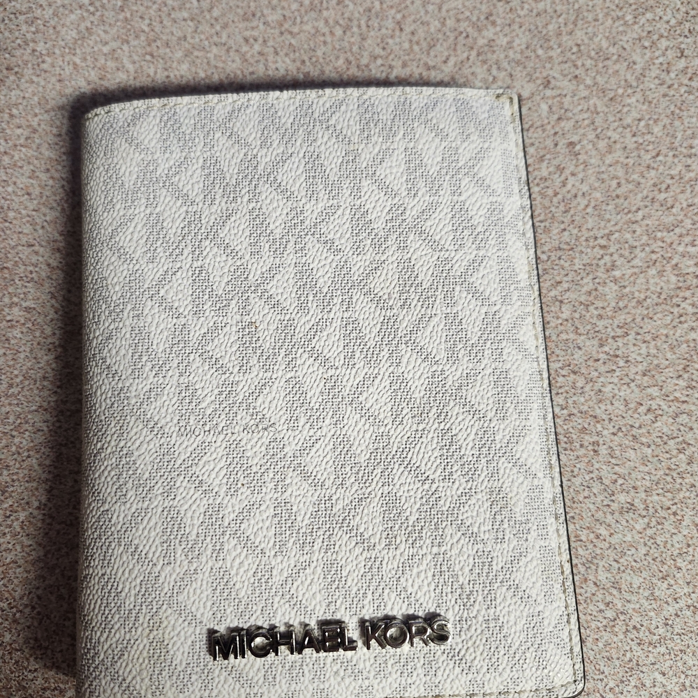 Michael Kors White Card Holder,wallet